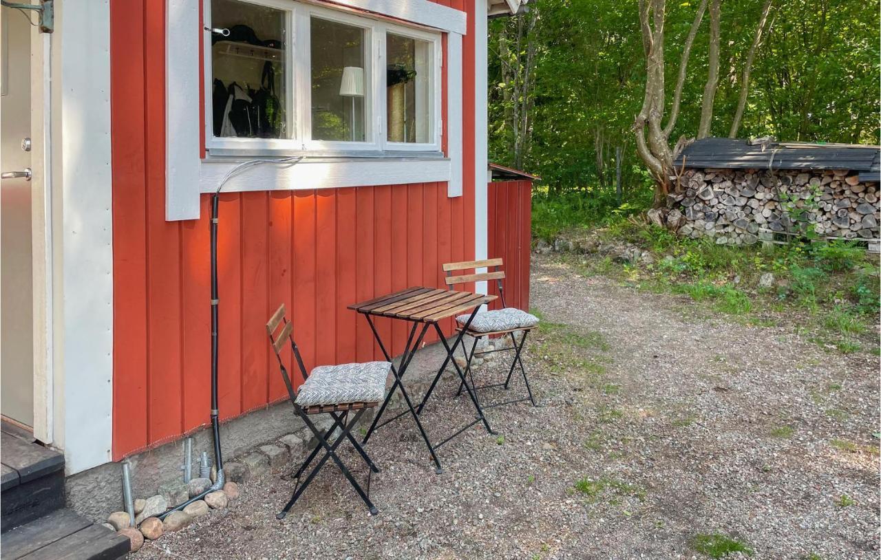 Cozy Home In Oerebro With Wifi Extérieur photo