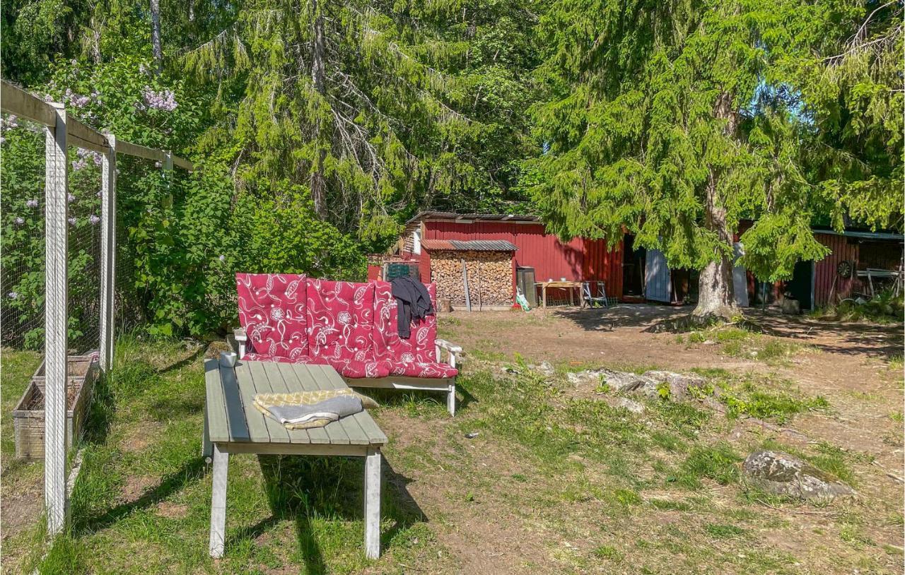 Cozy Home In Oerebro With Wifi Extérieur photo
